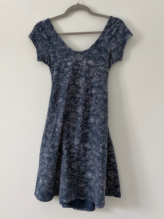 Pact Dresses & Skirts - Pact Organic Fit & Flare Crossover Back Cap Sleeve Blue Floral Bouquet Blooms S